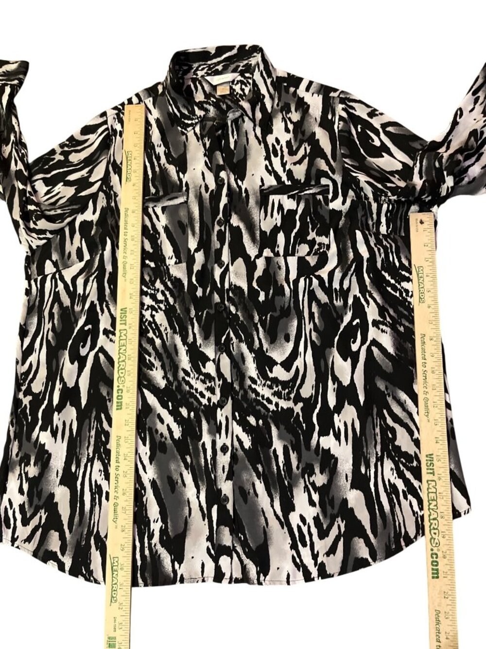 CJ Banks Blouse 2X Plus Animal Print Black White Button Down Used Convertible Ar - Picture 8 of 12